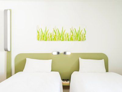 B&B Hotel 韦瑞-夏特林 外观 照片